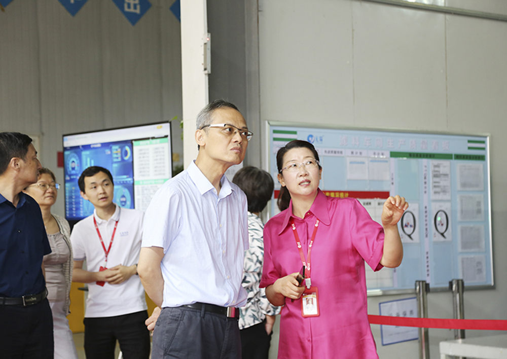 Luo Hong 안후이성 생태환경부 부국장과 그의 일행은 연구 및 지도를 위해 Yuanchen Technology를 방문했습니다.